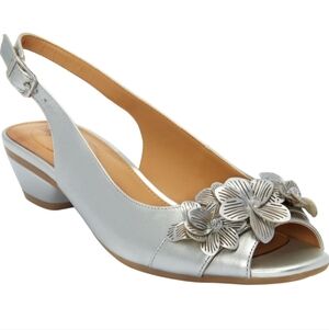 Comfortview The Rider Slingback Sandals Silver Womens 9.5WW Floral Embellishment